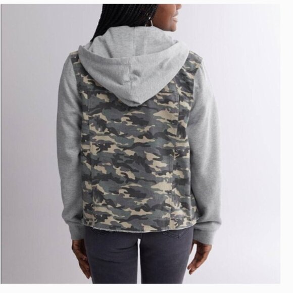 Gilded Intent by Buckle Distressed Camo Hoodie Jacket size medium - Picture 5 of 7
